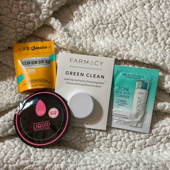 Makeup samples!!!!! - Picture 2 of 4